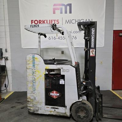2017 UNICARRIERS SCX30N:Electric Forklift - Reach